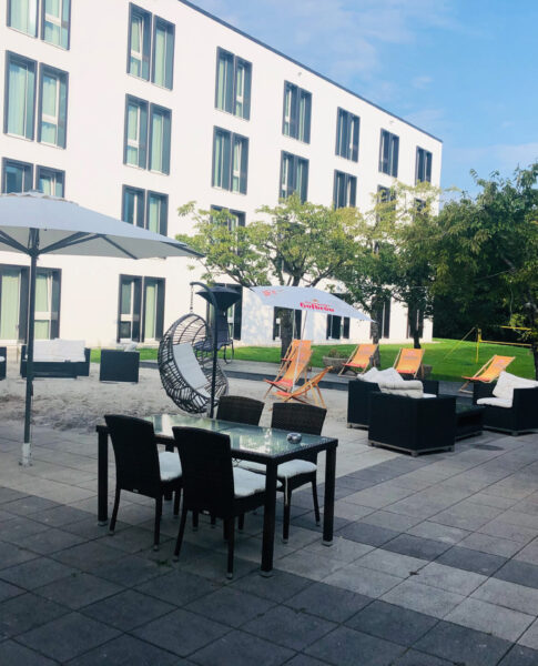 Die Terrasse des elaya hotel stuttgart boeblingen